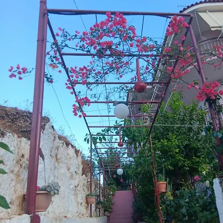 The Spring House דירה Tirós