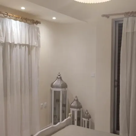 The Spring House Apartman Tirósz