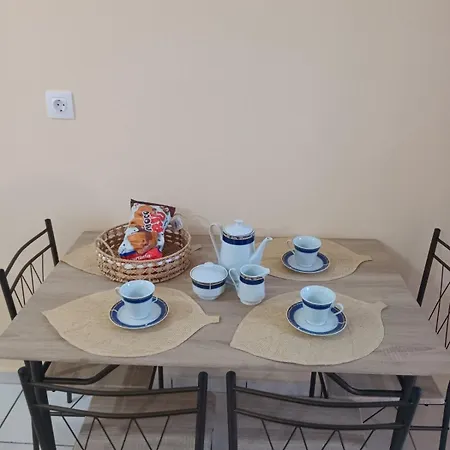 The Spring House Apartman Tirósz
