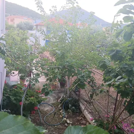 Apartman The Spring House Tirósz